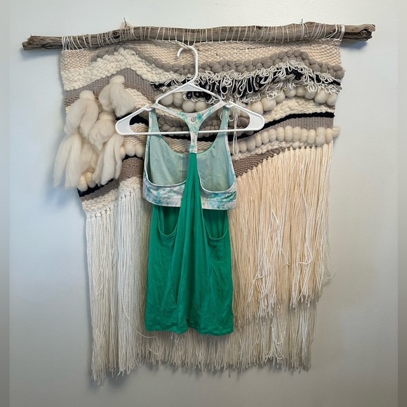 Lululemon Tank Attached Bra Womens Size 0 Flowy Overtop Green White Floral Bra - Picture 2 of 8